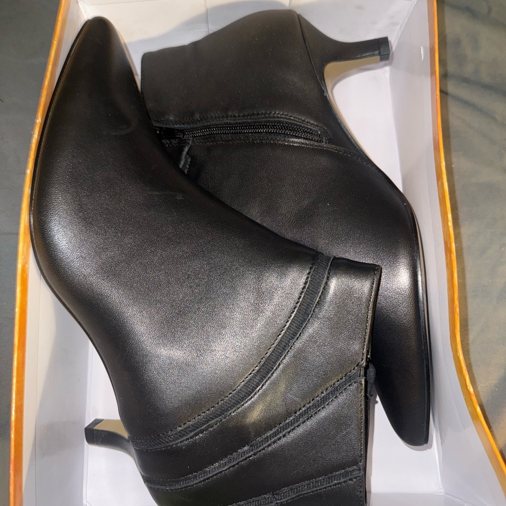 Bella Vita Black Ankle Booties with High Heel